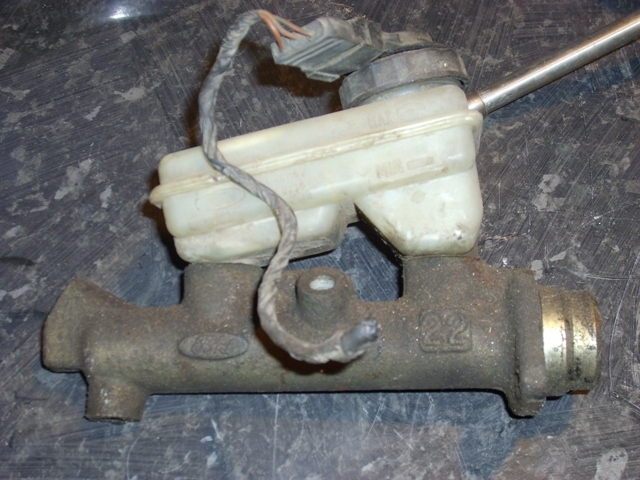 Rescued attachment Master Cylinder - pre refurb.JPG